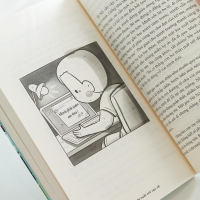 Sách - Mình Phải Sống Một Tuổi Trẻ Rực Rỡ - Tặng Kèm Bookmark Bế Hình + Postcard Bồi Cứng