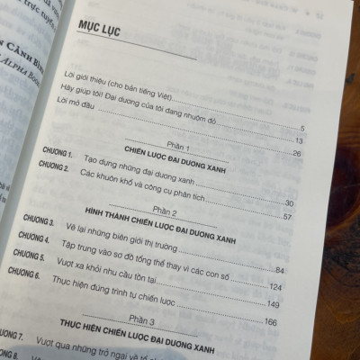 (Bìa cứng) CHIẾN LƯỢC ĐẠI DƯƠNG XANH - Kim và Mauborgne - Phương Thủy dịch - Alphabooks -Nhà Xuất Bản Công Thương