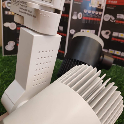 Đèn rọi ray tản nhiệt nhôm 12w/20w dùng trang trí shop quần áo, showroom.