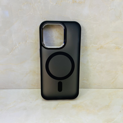 Ốp lưng dành cho iPhone 14 Pro Filada nam châm lưng nhám viền đen- Hàng chính hãng