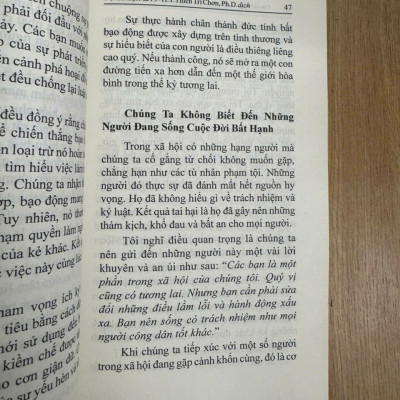 Sách - Cho Và Nhận Con Đường Thực Hành Tình Thương Và Lòng Từ Bi