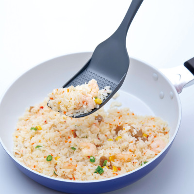 Muôi xào chống dính Echo Metal, đầu muôi mềm, dẻo không làm trầy xước các bề mặt hay lớp chống dính của vật dụng trong quá trình sử dụng - nội địa Nhật Bản