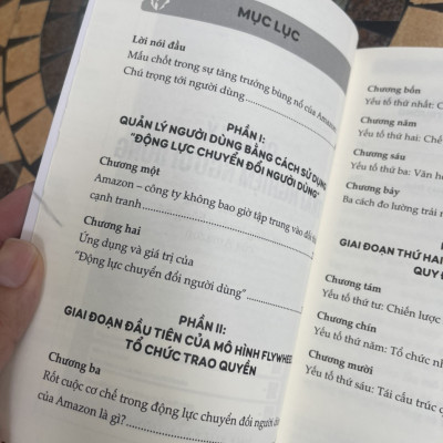 QUẢN LÝ TRẢI NGHIỆM NGƯỜI DÙNG – Mấu chốt trong sự tăng trưởng bùng nổ của Amazon – Trương Tư Hồng – Hà Dung dịch – Bizbooks – NXB Hồng Đức (Bìa mềm)