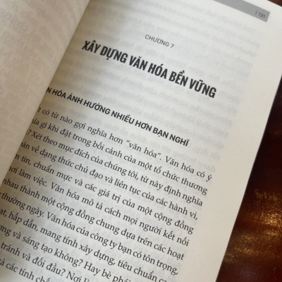 NÂNG TẦM 5 bước chuyển mình cho doanh nghiệp của bạn- Frank Slootman - Bizbooks - bìa mềm