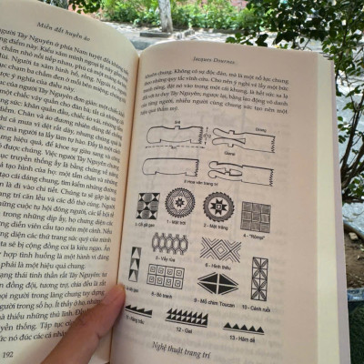 [Giải cứu sách hay, xả kho chống ế] MIỀN ĐẤT HUYỀN ẢO - Jacques Dournes – Huy Hoang Bookstore