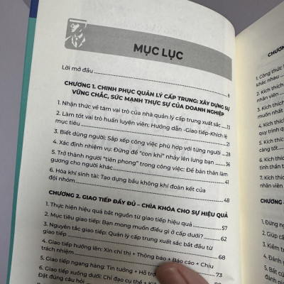 NHÀ QUẢN LÝ CẤP TRUNG: MẮT XÍCH SỐNG CÒN CỦA DOANH NGHIỆP – Đường Văn Quân – Bizbooks - NXB Hồng Đức