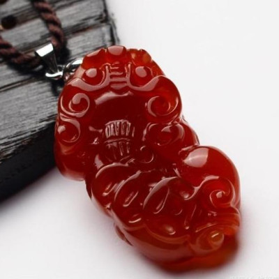 Tỳ hưu mã não đỏ