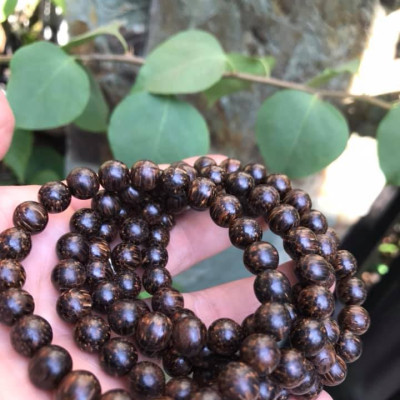 Vòng TAY NỮ GỖ TRẦM HƯƠNG  SIZE VÒNG NỮ 8MM đẹp  CHẤT LIỆU GỖ TRẦM CÓ MÙI THƠM NHẸ NHẸ Ạ