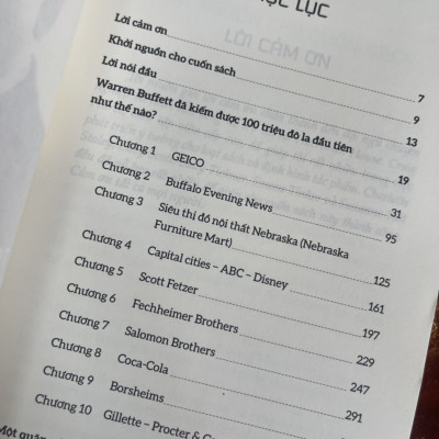 TRIẾT LÝ ĐẦU TƯ CỦA WARREN BUFFETT - Glen Arnold (tác giả bán chạy số 1 với The financial guide to investing) – 1980books – bìa mềm