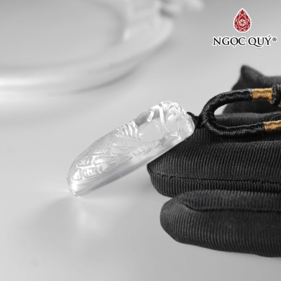 Mặt dây chuyền ngọc thiền đá thạch anh trắng 15x37mm mệnh thủy kim - Ngọc Quý Gemstones