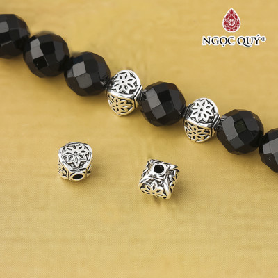 Charm chặn hạt hình họa tiết hoa 8 cánh - Ngọc Quý Gemstones