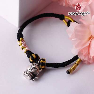 Vòng tay dây vải phối charm bạc cao cấp - Ngọc Quý