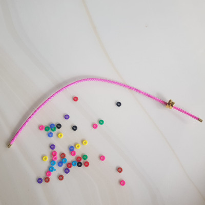 DÂY PHỐI VÒNG TAY MÀU Hồng Phấn DẺO CO GIÃN CÓ 2 KHOEN VÀNG  NỮ PHỐI VỚI HẠT LU ĐÁ TỰ NHIÊN CÁC LOẠI VÀO LÀM VÒNG ĐEO TAY KIỂU Ạ SIZE DÂY 3MM Ạ  Nữ VỀ ĐỂ HẠT LU VÀO Ở GIỮA RÚT DÂY VÀO 2 LỖ KHOEN VÀNG TRÊN DÂY LÀ ĐEO ĐẸP Ạ