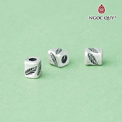 Charm bạc hình trụ họa tiết chiếc lá xỏ ngang - Ngọc Quý Gemstones