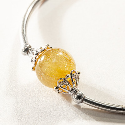 Vòng tay đá phong thủy Thạch anh tóc vàng mix charm bạc lục tự chú VK007