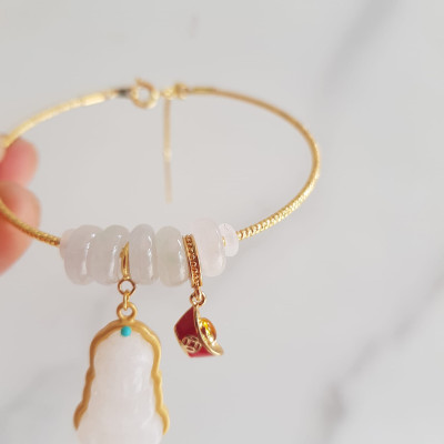 Vòng Tay Charm Phối 5 Đồng tiền đá cẩm thạch trắng tự nhiên  Phối mặt phật đá cẩm thạch trắng thỏi vàng đỏ may mắn vòng màu vàng rất xinh  Chuẩn hợp may mắn nữ mệnh kim mệnh thủy đeo ạ