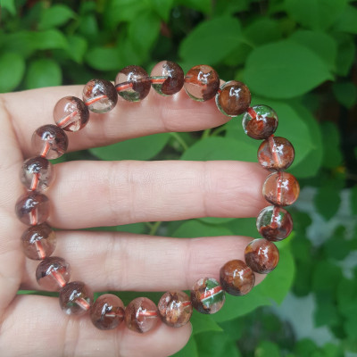 Vòng Tay Phong Thủy Nữ Đá Thạch Anh Ưu Linh Tự Nhiên Bóng Đẹp   Size hạt 9mm  Màu nâu trắng bóng tự nhiên sang trọng hợp nữ mệnh thổ mệnh kim đeo tốt sức khỏe, hợp tuổi hợp mệnh hợp làm ăn may mắn ạ