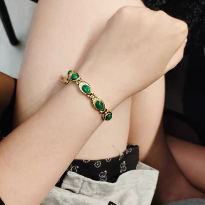 VÒNG TAY GIÚP ỔN ĐỊNH HUYẾT ÁP NỮ