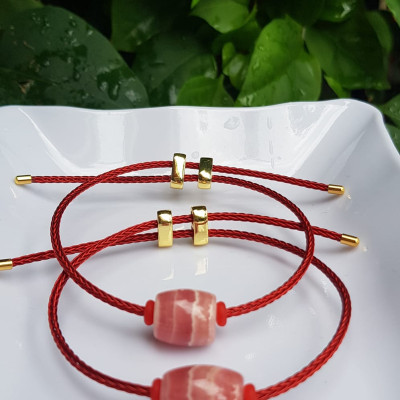 Vòng tay phong thủy may mắn Lu Charm Chất liệu hạt Đá Đào Hoa màu hồng vân tự nhiên Bóng đẹp dây đỏ may mắn có khoen chỉnh theo tay lớn nhỏ được hết ạ Nữ mệnh hỏa, mệnh thổ hợp vòng đeo tay xinh xắn, đẹp, may mắn tài lộc cho gia chủ ạ