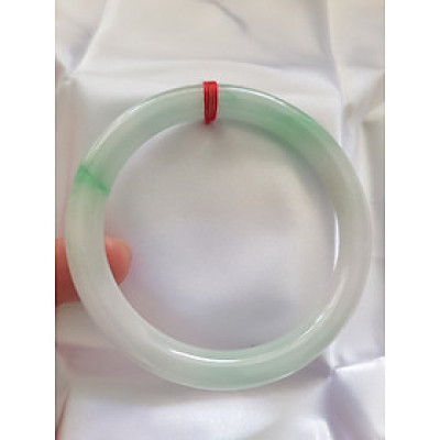 Vòng cẩm thạch tự nhiên mới Tr Lý Sao 58mm x cọng 8mm màu Trắng Bóng mượt xanh lý nhẹ rất xinh hợp các Chị Em thân yêu Nữ mệnh Kim mệnh Thủy 56kg - 68kg đeo trẻ đẹp xinh tay sang ạ