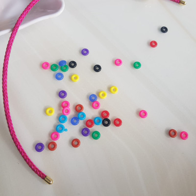 Dây Phối Vòng Tay MÀU HỒNG ĐIỀU ĐẬM ĐẸP DẺO Co Giãn Có 2 Khoen Vàng Nữ Phối Với Hạt Lu Đá Tự Nhiên Các Loại Vào Làm Vòng Đeo Tay Kiểu ạ Size Dây 3mm Nữ Về để Hạt Lu Vào ở Giữa Rút Dây VÀo 2 Lỗ Khoẻn Vàng Trên Dây là đeo đẹp ạ