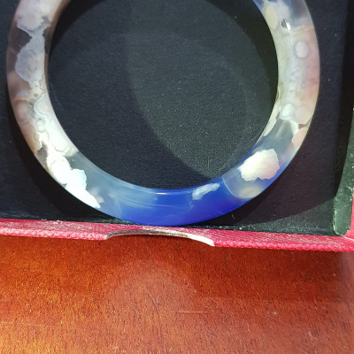 Vòng tay Nữ  Bản Hẹ Đá Mã Não Xanh Dương Đậm Bông Bông đều 2 bên vòng quá đẹp Vòng tay Ni 49mm x Cao 11mm x dầy 8mm Nữ mệnh Thủy mệnh mộc 35kg - 48kg đeo ạ