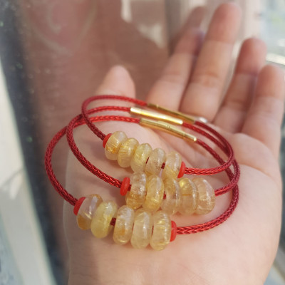 Vòng Tay 5 đồng tiền may mắn kiểu Đá thạch anh Vàng tự nhiên dây đỏ tài lộc Nữ mệnh Kim mệnh thổ mệnh Thủy đeo xinh đẹp ạ