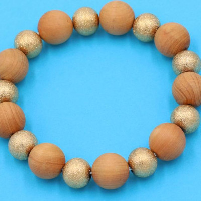 Vòng chuỗi đeo tay - gỗ hoàng đàn 12 ly GHDHVM1