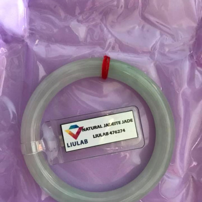 Vòng tay Đá Cẩm Thạch tự nhiên TRUNG SỊN 50mm x Dầy 8mm  XANH NGỌC NHẸ NHÀNG BÓNG ĐẸP Kèm Giấy Kiểm định Liulab No 476274  Hợp Nữ Mệnh Mộc Hỏa Thủy 50kg - 55kg đeo ạ