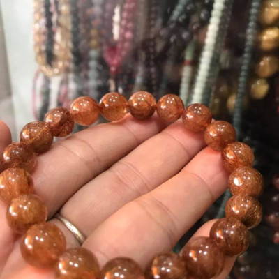 VÒNG THẠCH ANH TÓC NÂU ĐẸP QUÁ  SIZE VÒNG 10mm  100% ĐÁ THIÊN NHIÊN NỮ MỆNH THỔ MỆNH KIM Ạ