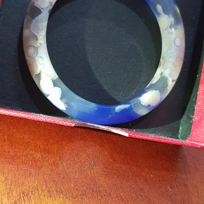 Vòng tay Nữ  Bản Hẹ Đá Mã Não Xanh Dương Đậm Bông Bông đều 2 bên vòng quá đẹp Vòng tay Ni 49mm x Cao 11mm x dầy 8mm Nữ mệnh Thủy mệnh mộc 35kg - 48kg đeo ạ