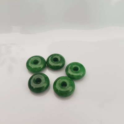 Bộ 5 đồng tiền đá cẩm thạch tự nhiên xanh ngọc đậm đều đẹp Nữ Phối vòng tay,mặt dây chuyền vàng đeo cực kỳ xinh xắn ạ Size hạt 9mm x dầy 3,8mm x lỗ ở giữa đk 2mm mệnh Thủy Mộc Hỏa ạ