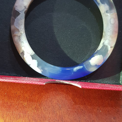 Vòng tay Nữ  Bản Hẹ Đá Mã Não Xanh Dương Đậm Bông Bông đều 2 bên vòng quá đẹp Vòng tay Ni 49mm x Cao 11mm x dầy 8mm Nữ mệnh Thủy mệnh mộc 35kg - 48kg đeo ạ