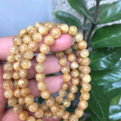 VÒNG TAY ĐÁ THẠCH ANH TÓC VÀNG TỰ NHIÊN SẠCH ĐẸP 108 HẠT  SIZE VÒNG 7MM 100% ĐÁ THIÊN NHIÊN  NỮ MỆNH KIM MỆNH THỔ MỆNH THỦY ĐEO KIỂU QUẤN TAY RẤT SANG RẤT XINH Ạ