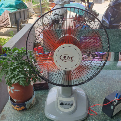 Quạt Kẹp Bình 12V, Có 3 Tốc Độ Gió Khác Nhau, Loại CN B3, Cánh 30cm gió mạnh.