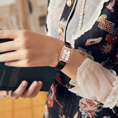 Đồng hồ nữ chính hãng IW Carnival IW537L-2 Kính chống xước ,Chống nước 30m ,Bảo hành 24 tháng,Máy pin Quartz,dây da đen xịn,thiết kế mặt chữ nhật đơn giản dễ đeo