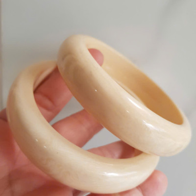 Vòng Đeo Tay Nam Giả Ngà hay Xương Mỹ Nghệ Ni 65mm cao 17mm dầy 9mm 68kg - 80kg đeo ạ