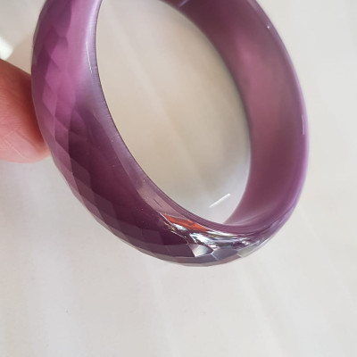 Vòng tay nữ đá mắt mèo bản hẹ giác tím mới đẹp Vòng Ni 54mm x cao 16mm x dầy 6,2mm Vòng màu tím nho chuẩn hợp nữ mệnh hỏa, mệnh thổ 49kg - 54kg đeo ạ