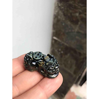 TỲ HƯU ĐEN XANH ĐÁ TỰ NHIÊN DÀI 33mm NGANG 19mm Dầy 12mm PHỐI VÒNG TAY NAM 14ly TRỞ LÊN ĐEO ĐẸP