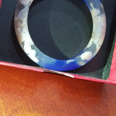 Vòng tay Nữ  Bản Hẹ Đá Mã Não Xanh Dương Đậm Bông Bông đều 2 bên vòng quá đẹp Vòng tay Ni 49mm x Cao 11mm x dầy 8mm Nữ mệnh Thủy mệnh mộc 35kg - 48kg đeo ạ