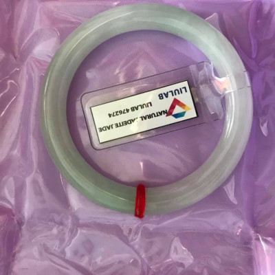 Vòng tay Đá Cẩm Thạch tự nhiên TRUNG SỊN 50mm x Dầy 8mm  XANH NGỌC NHẸ NHÀNG BÓNG ĐẸP Kèm Giấy Kiểm định Liulab No 476274  Hợp Nữ Mệnh Mộc Hỏa Thủy 50kg - 55kg đeo ạ