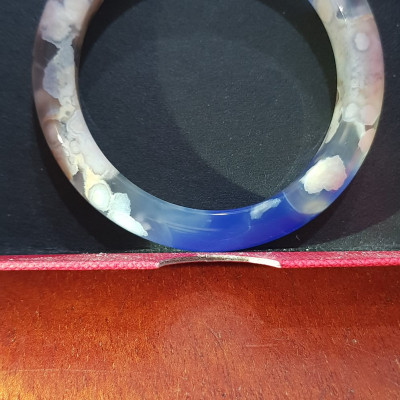 Vòng tay Nữ  Bản Hẹ Đá Mã Não Xanh Dương Đậm Bông Bông đều 2 bên vòng quá đẹp Vòng tay Ni 49mm x Cao 11mm x dầy 8mm Nữ mệnh Thủy mệnh mộc 35kg - 48kg đeo ạ