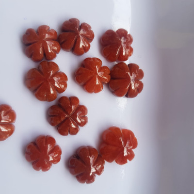 Trang sức phối vòng tay Bông Hoa Cỏ 4 Lá Đá cẩm thạch Đỏ đậm đẹp  Size bông 16mm x 8mm x lỗ đk 2mm  Nữ mệnh Hỏa Thổ phối với Vòng đeo tay, làm mặt dây chuyền, mặt nhẫn đeo ạ