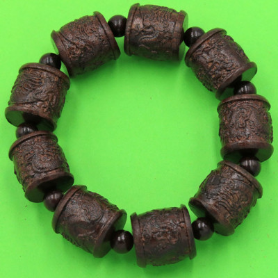 Vòng tay chuỗi hạt trụ rồng thần mộc