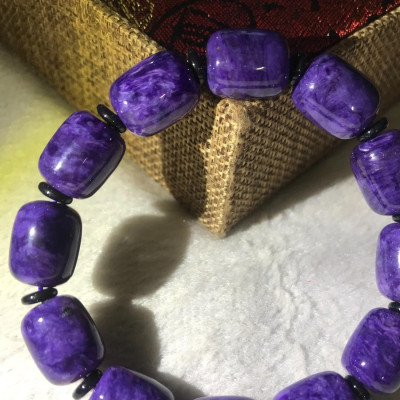 CHIẾC VÒNG TAY ĐÁ MẮT RỒNG TÍM ĐẬM VIÊN DÀI ĐẬM TRÒN VÂN ĐÁ RẤT ĐẸP ĐÁ TỰ NHIÊN 14mm NAM MỆNH HOẢ VÀ THỔ ĐEO HỢP TUỔI