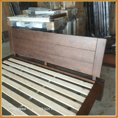 Giường ngủ Tundo gỗ sồi, mặt gỗ màu nâu óc chó 210 x 157 x 100cm
