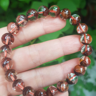 Vòng Tay Phong Thủy Nữ Đá Thạch Anh Ưu Linh Tự Nhiên Bóng Đẹp   Size hạt 9mm  Màu nâu trắng bóng tự nhiên sang trọng hợp nữ mệnh thổ mệnh kim đeo tốt sức khỏe, hợp tuổi hợp mệnh hợp làm ăn may mắn ạ