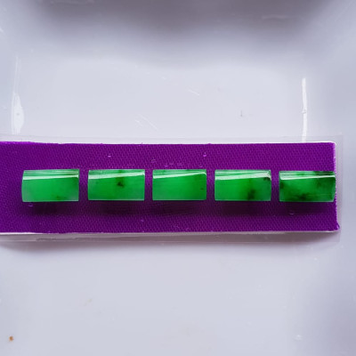 1 bộ lắc tay hình chữ nhật bóng đẹp Dài 13mm x Ngang 7mm x Cao 2mm Đá Ngọc Cẩm Thạch tự nhiên Xanh Ngọc tươi bóng đẹp Nữ bọc vàng đeo đẹp sang quà tặng ý nghĩa gửii đến Mẹ và người thân ạ