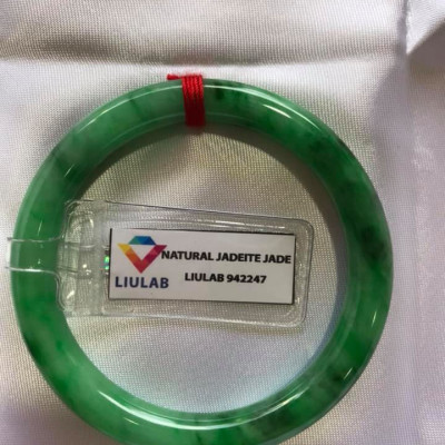 VÒNG ĐÁ CẨM THẠCH TỰ NHIÊN LÝ SỊN A SAO VIP 48MM x DẦY 7,2MM  VÒNG KÈM GIẤY KIỂM ĐỊNH LIULAB No 942247  MÀU XANH LÝ SỊN BÓNG ĐẸP NỮ 40KG-49KG ĐEO Ạ