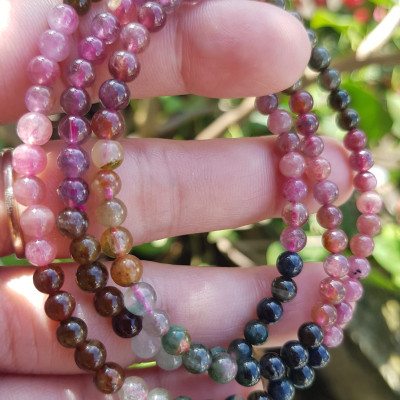 Vòng tourmaline đẹp 3 line size hạt 4mm chất liệu 100% đá thiên nhiên nữ đeo rất rất xinh tay ạ